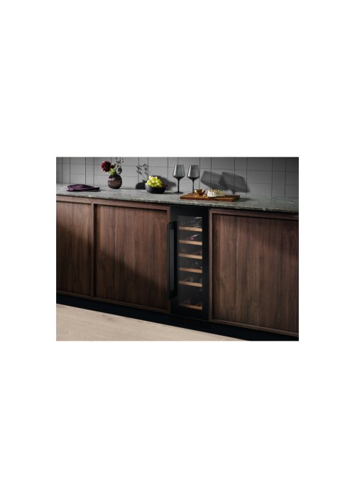 Холодильник Electrolux EWUS020B5B