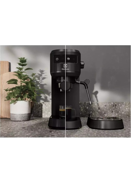 Кавоварка ELECTROLUX E6EC1-6BST