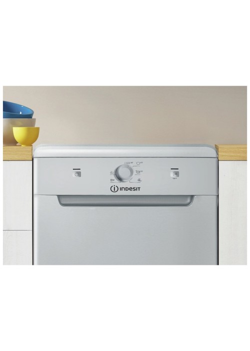 Посудомийна машина Indesit DSCFE1B10SRU